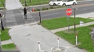 idiot cyclist