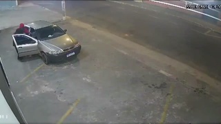 Man beat shot dead by car thieves
