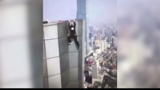 Dumb ass YouTuber falls to his death