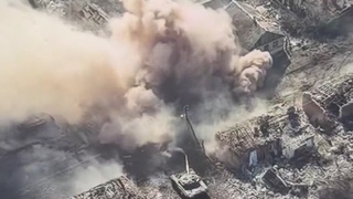 Russian T64BV makes light work of Ukrainian soldiers