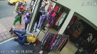 White and yellow shirt fight to the death