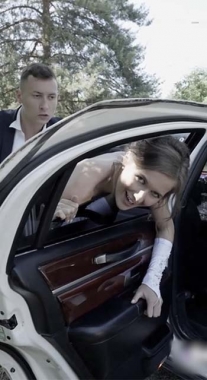 -Bride And Groom Fucking In Car.