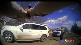 2 police officers vs shotgun