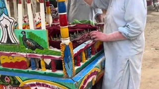 Trump Middle East Ice Cream Charity and feel their hearts with song