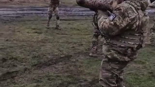 Ukrainian weapons training