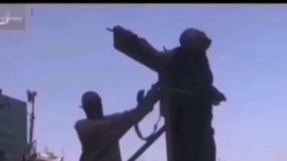 Execution of a man being tied to a cross ➕