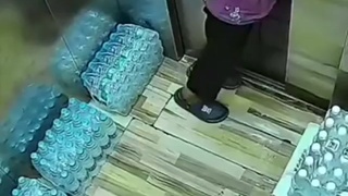 Deaf-Mute Woman First Time on Elevator