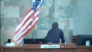 Big boy launches himself towards a judge during court trial