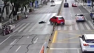 Safely crossing the road