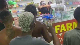 the thief tried to take refuge in a pharmacy and was brutally lynched