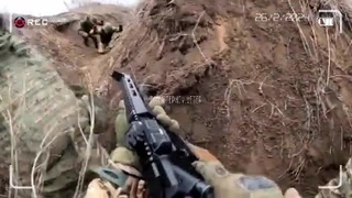 Ukrainian soldiers execute surrendering Russians