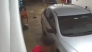 Guy executed in barbershop/garage