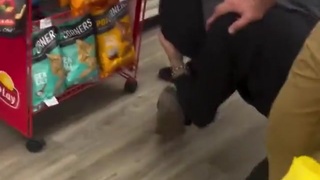 Customer takes down shoplifter