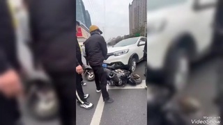 STUPID CHINESE FEMALE DRIVER CRASHED INTO GROUP OF MOTORCYCLISTS