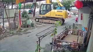 China + Heavy Equipment = Death