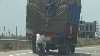 Indian highway robbery