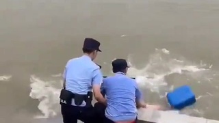 Chinese cops are usless