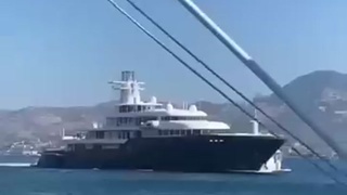 $111 Million Yacht Rams $1 Million Yacht