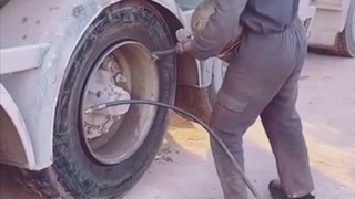 Quickly seating a tire