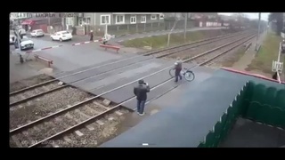 Romanian woman vs Romanian train