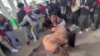 A regular day at a gas station in da hood