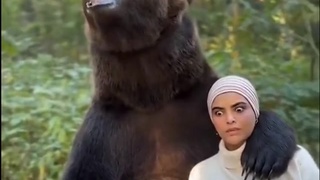 Woman terrified of big Bear! Is she right to be?