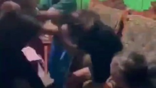 Chinese "mistress" kicked by his wife!