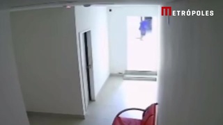 One-legged thief