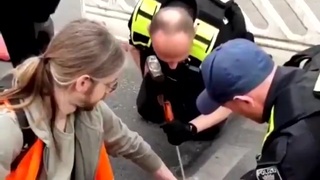 Climate protestor glued himself to the highway.