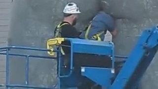 -luv- inspecting his Zelensky statue