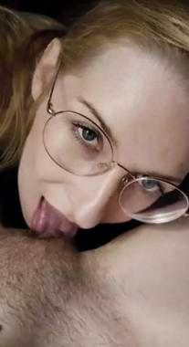 Nerd Slut Eating A Pussy