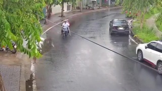 Short: Motorcycle Smacks Wall, One Dead