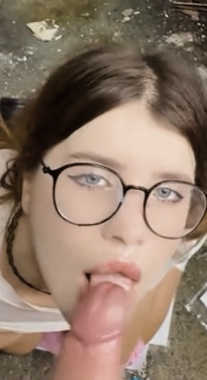 Cumming On Her Glasse