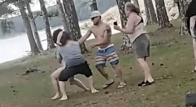 SLUM FIGHTS E185