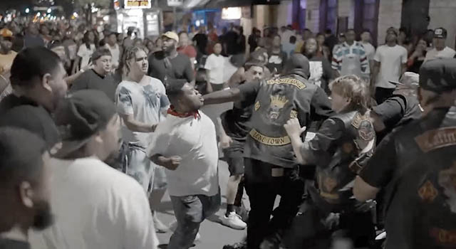 SLUM FIGHTS E189