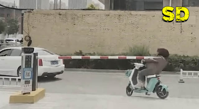 23 PEOPLE DEFINITELY HAVING A SHITTIER DAY THAN YOU