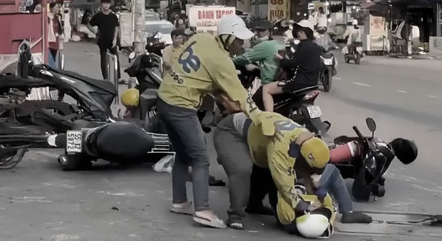 SLUM FIGHTS E194