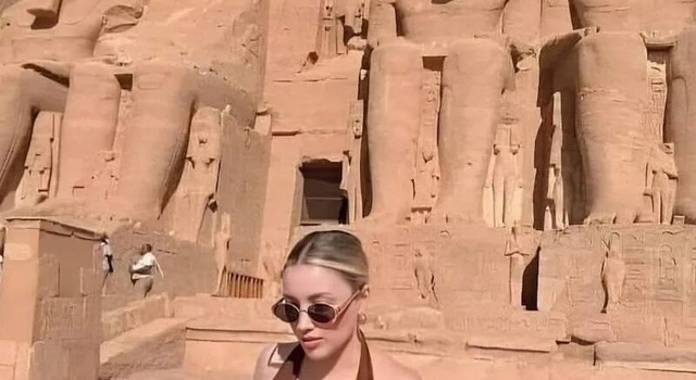 monumental