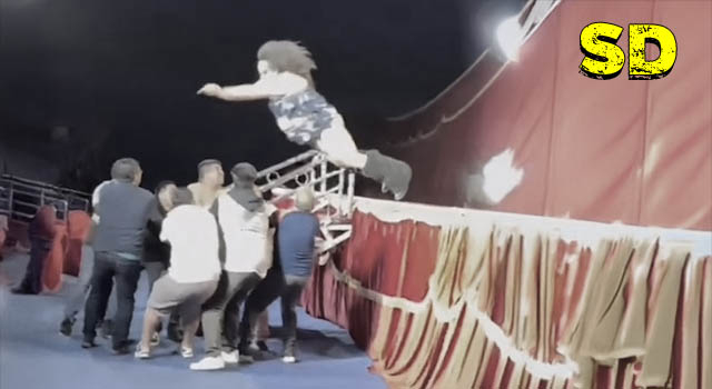 24 PEOPLE DEFINITELY HAVING A SHITTIER DAY THAN YOU