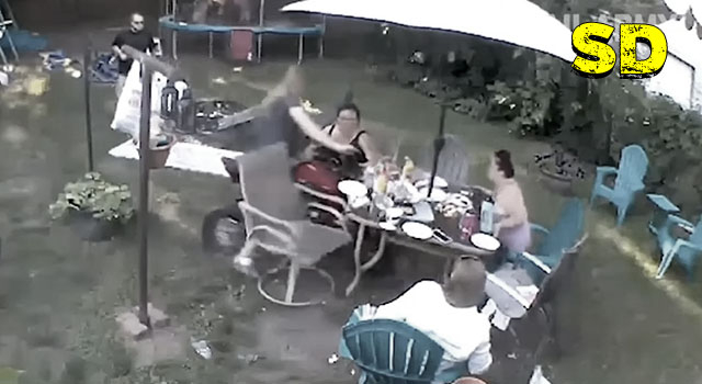 24 PEOPLE DEFINITELY HAVING A SHITTIER DAY THAN YOU