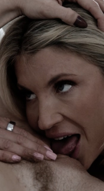 Sucking Her Clit