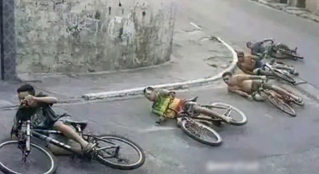 Motorcycle Racers Be Like