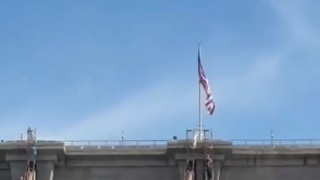 NAKED RETARD JUMPS OFF THE BROOKLYN BRIDGE