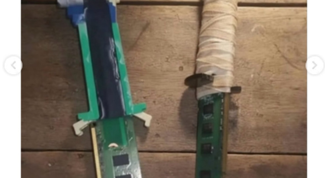 16GB Knife