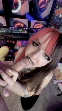 Alt Slut Blowjob.
