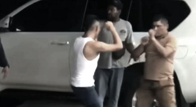 SLUM FIGHTS E245