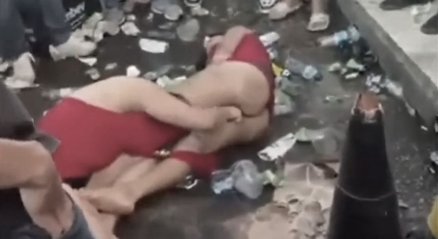 SLUM FIGHTS E247